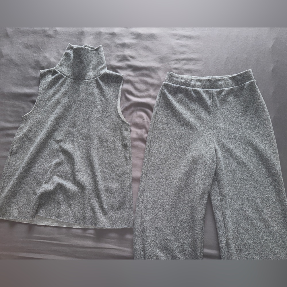 Grey matching set. Top is turtle neck